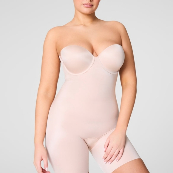 SPANX Cupped Mid Thigh Champagne Beige Bodysuit - M - Picture 1 of 15
